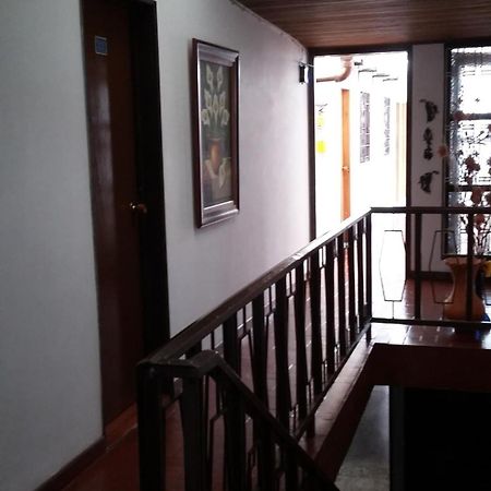 La Casa De Huespedes Hotel Bogota Buitenkant foto
